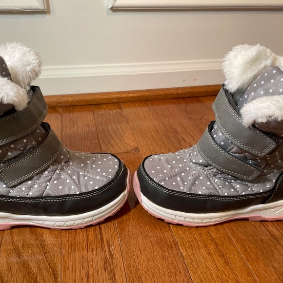 Carters Girls Snow Boots Size 12 Gray/White/Pink Polka Dot Fur Trim - Picture 4 of 8